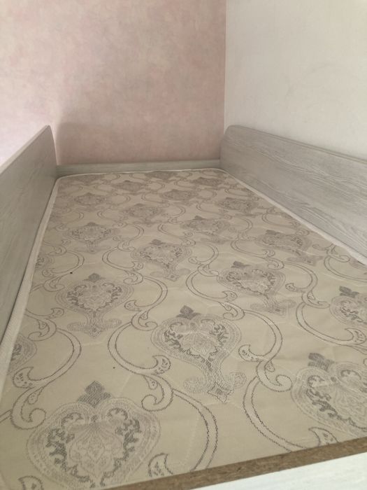 Продается детская кровать с шифоньером,матрац в комплекте