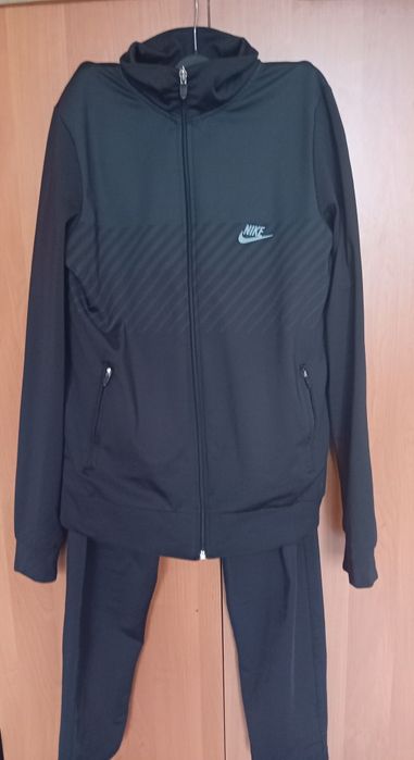 Спортен екип С, М размер и кецове