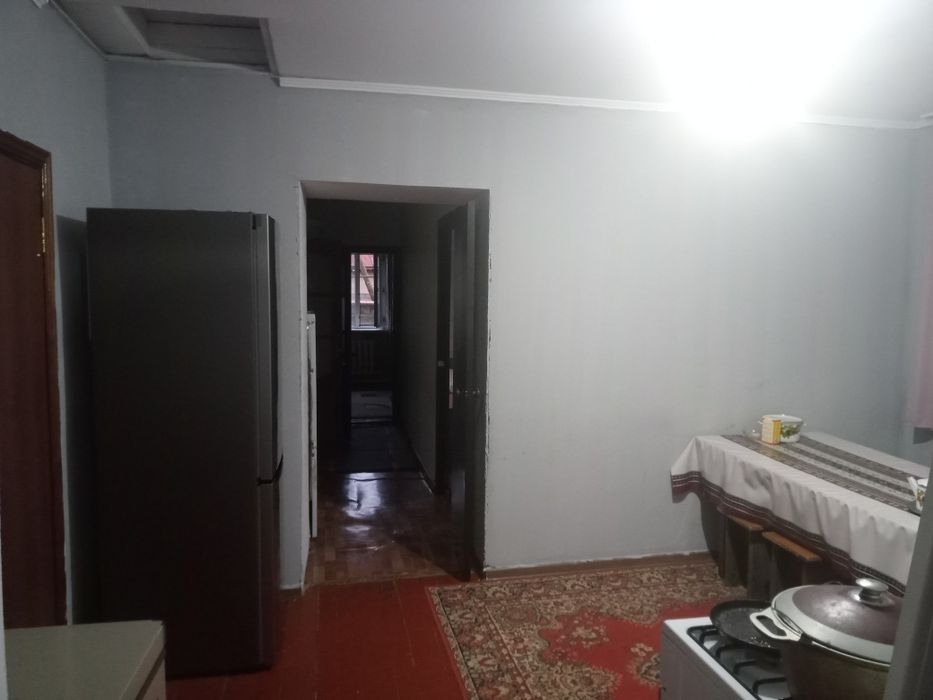 Продам дом в среднем состояние.