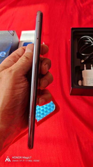 Отличный Vivo V21e 8/128гб