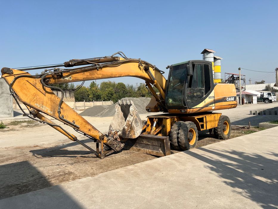 Case ekskavator sotiladi