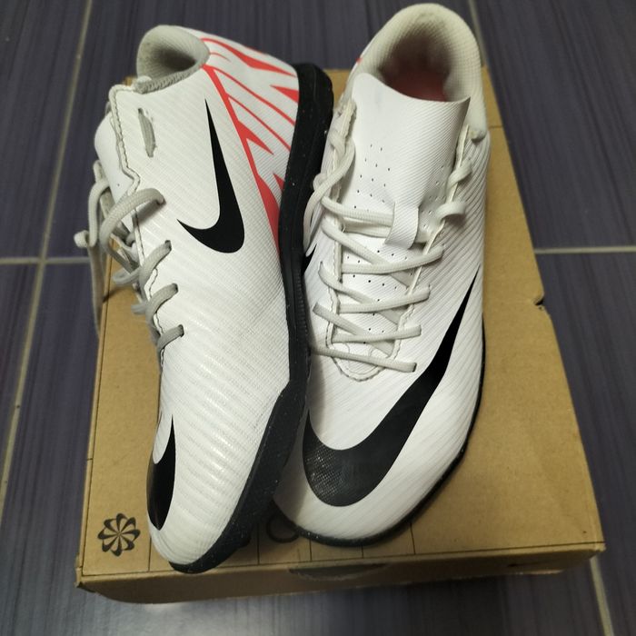 Adidași pentru fotbal,Nike,puma