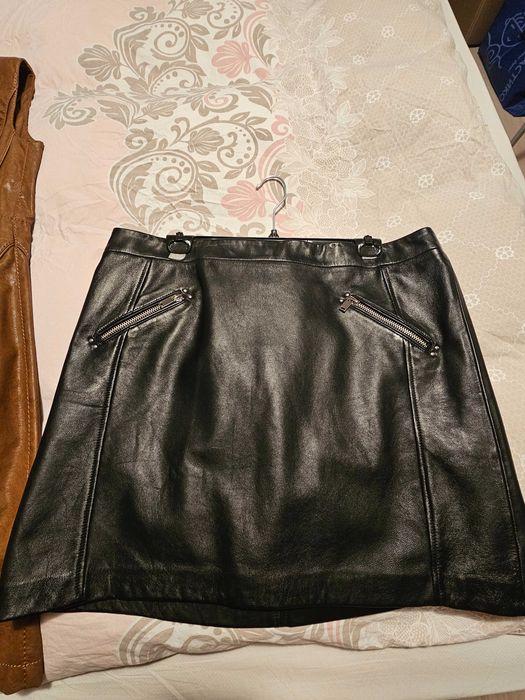 Кожена къса черна пола