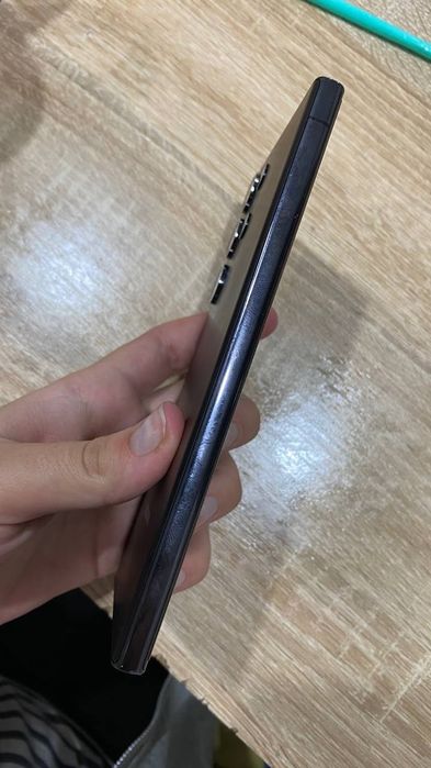 Продам телефон самсунг с 23 ультра