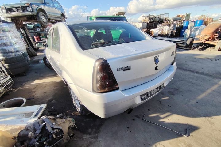 Bara spate Dacia Logan 2006 1.6 MT (90 hp)