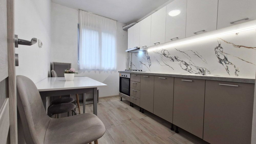 Apartament de INCHIRIAT - 2 camere Malu Rosu