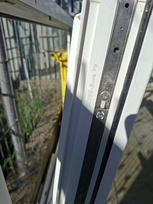 Geam Termopan Rehau