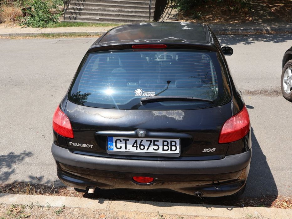 Продавам Пежо 206