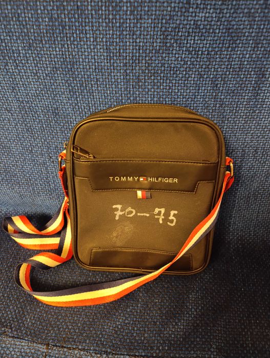 Продам мужскую сумку Tommy hilfiger,недорого