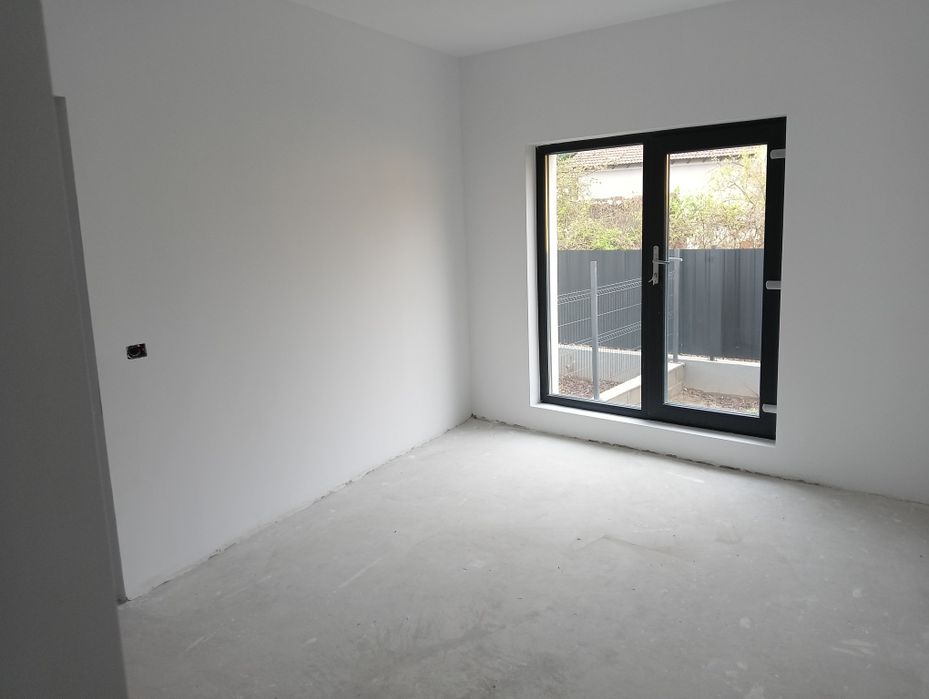 Apartament cu curte proprie str Alba iulia