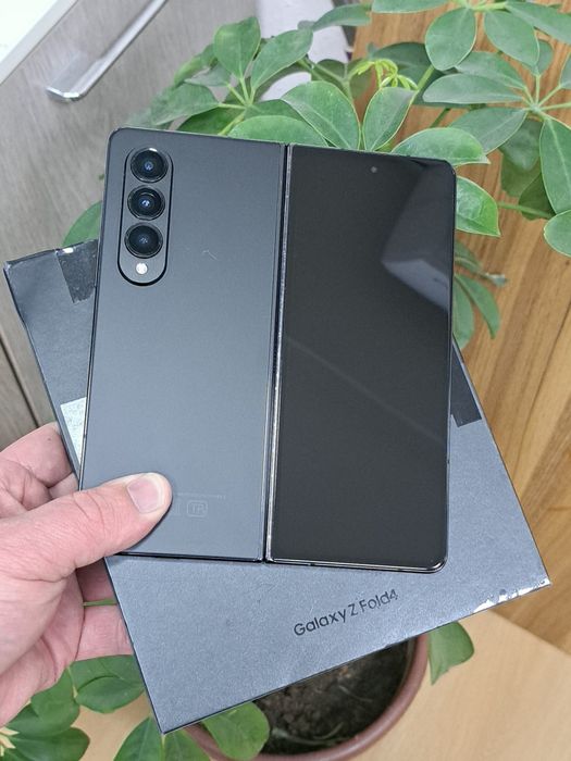 Samsung Z Fold4 xotirasi 12/512GB
