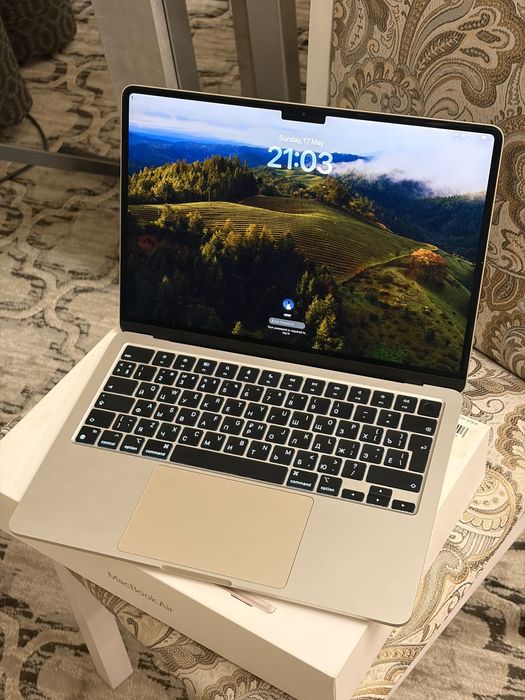 Macbook Air 13 / M3 / 2024 / 8gb / 256GB