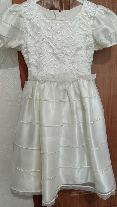 Продам не дорого детские вещи