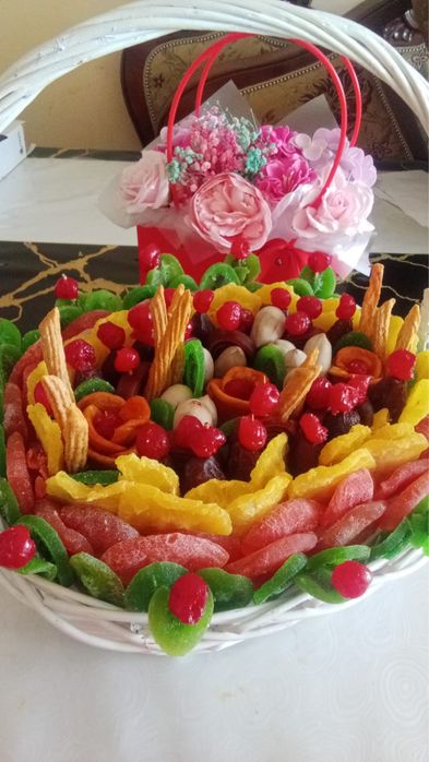 Корзины сухофруктами