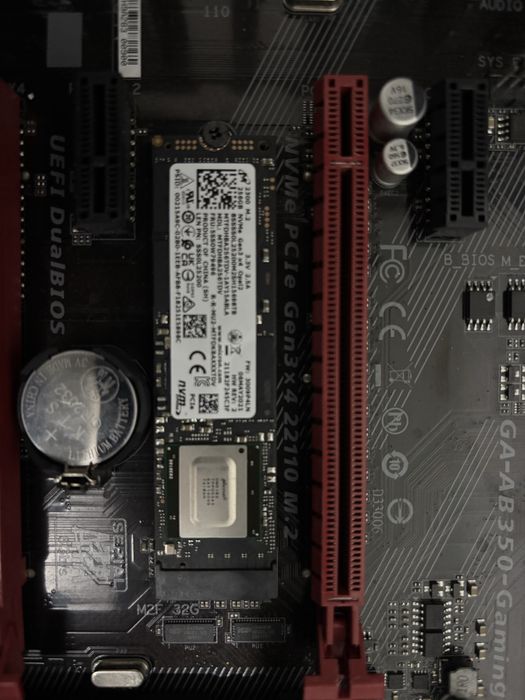 Геймърски компютър Ryzen 5600/RX5700/16 Ram/256 ssd/500GB hdd/500W