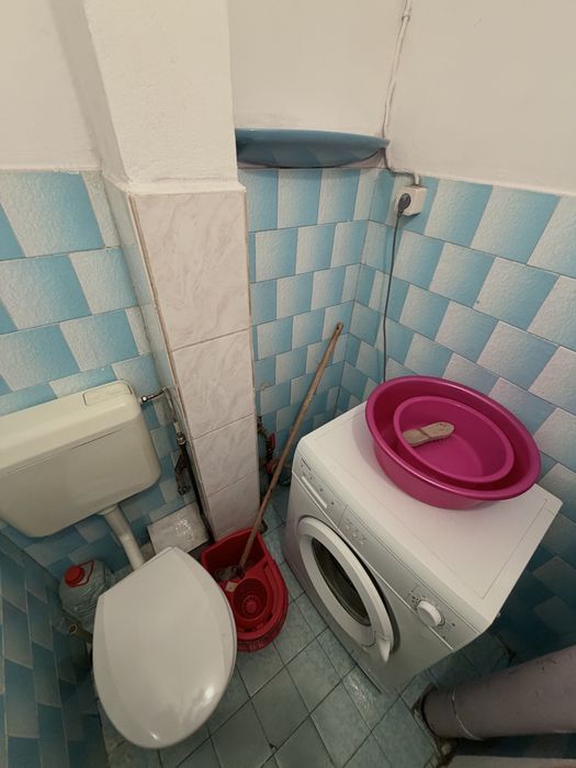 Închiriez apartament cu 3 camere