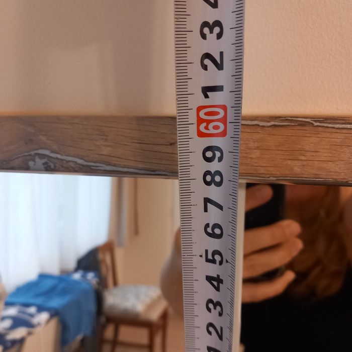 Огледало 60/60 см. стабилно и масивно. Чисто ново! Подложката на огле