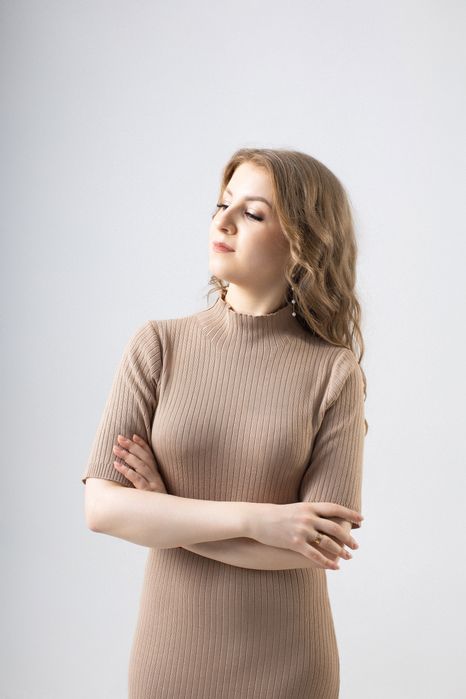 Женское платье в рубчик