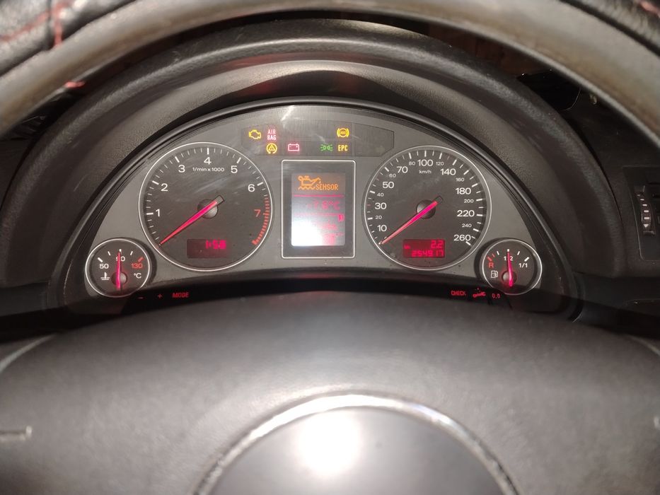 АУДИ А4 2003 год