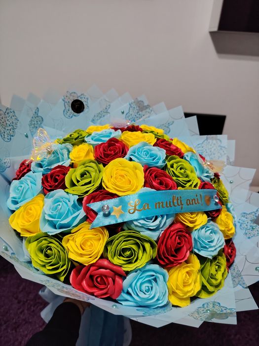 Buchet trandafiri multicolor 51