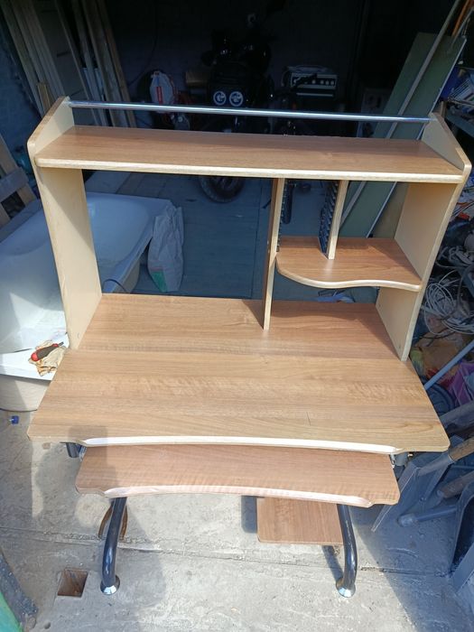 Стол компьютерный