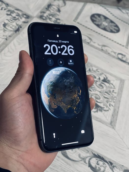 Продам айфон 11