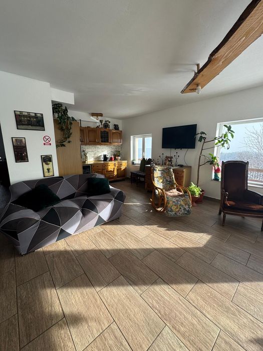 Cabană cu ciubăr de închiriat