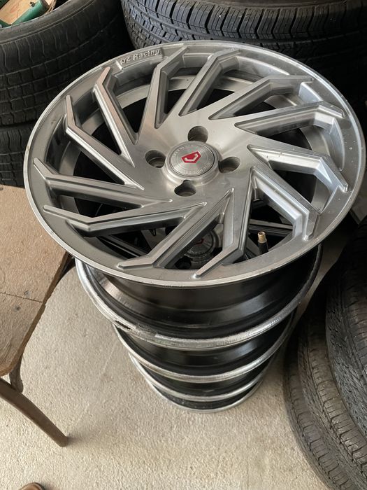 Vossen diska 15 yangiday