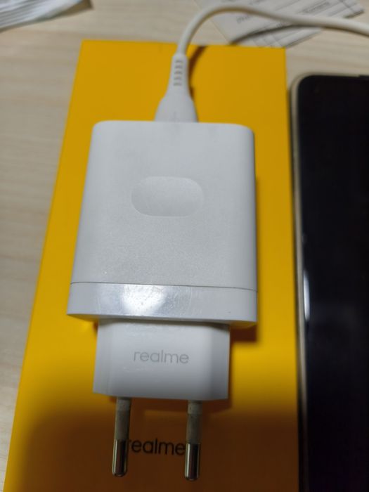 Продам смартфон Realme 9,