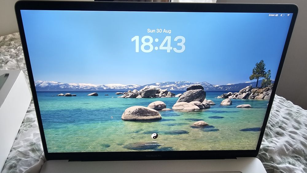 MacBook Pro 16” 2019 | i7 | 16GB RAM | Radeon Pro 5300M