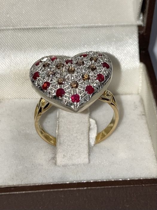 Inel aur cu diamante si rubine