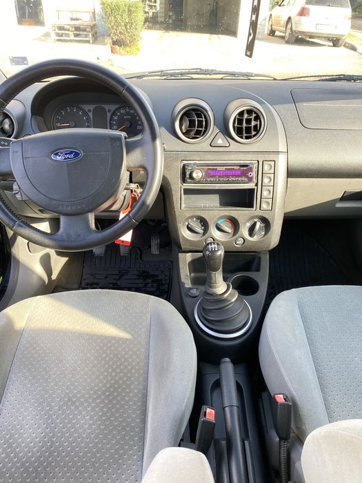 Ford fiesta 1.4 бензин