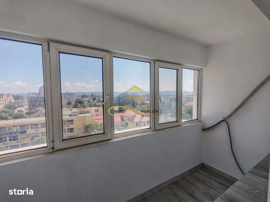 Vând apartament cu 3 camere decomandate in centrul orașului Bacau