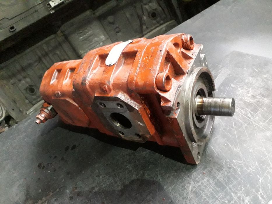 Главный насос экскаватора