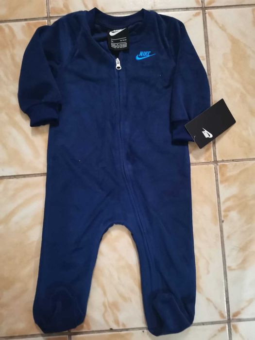 Плюшени ромпъри на nike