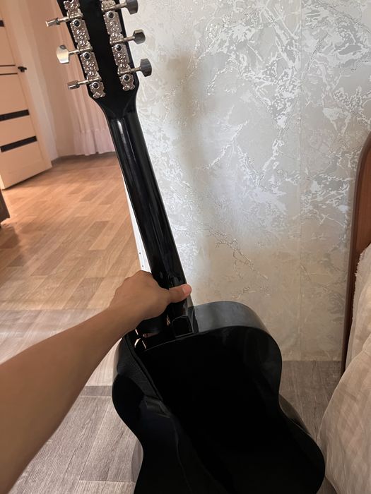 Продается Гитара 38см Levinson