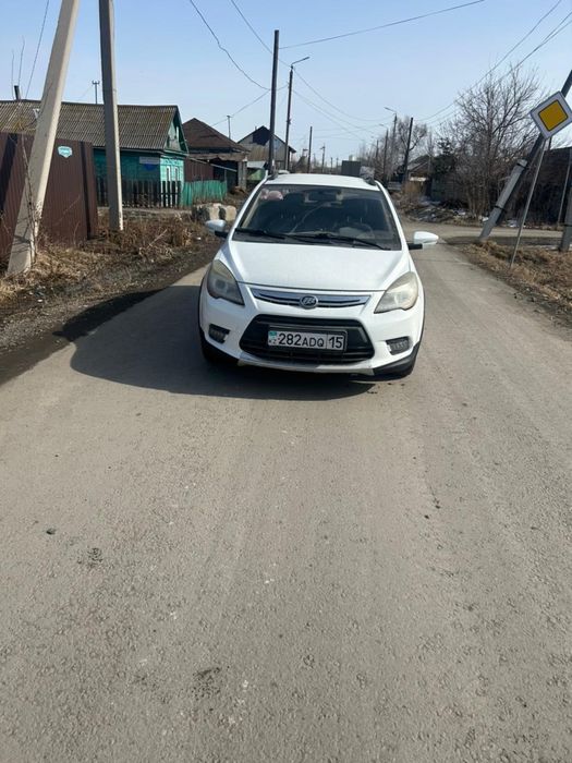 Продам  машину Lifan x 50