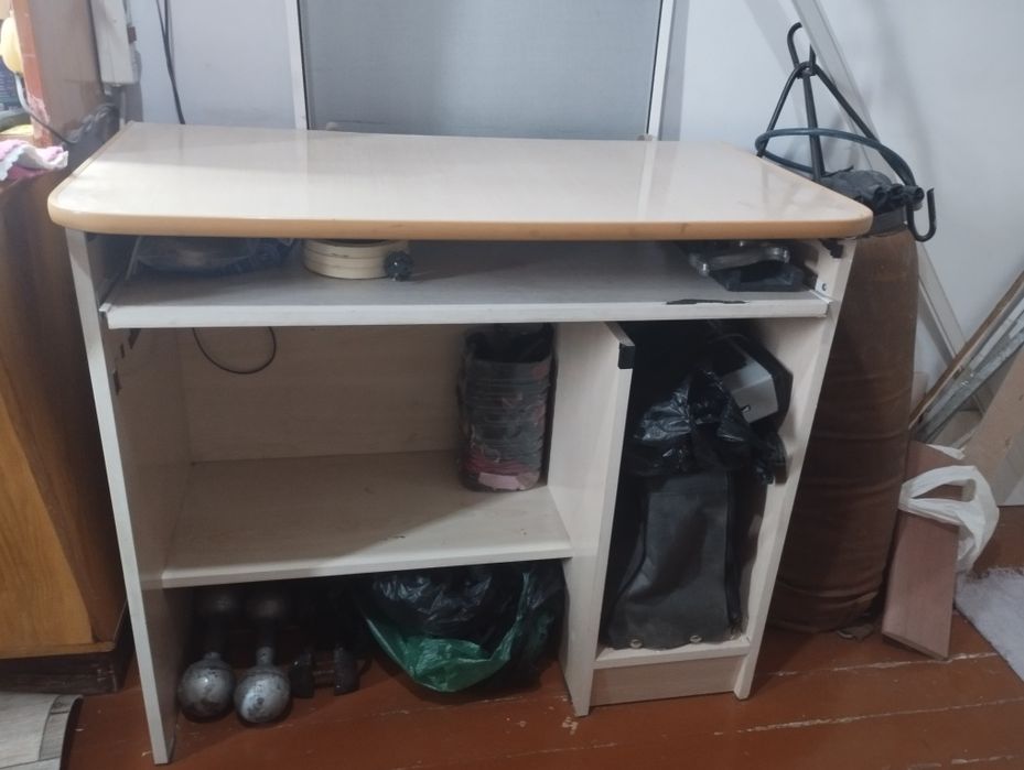 Столик кампюторный