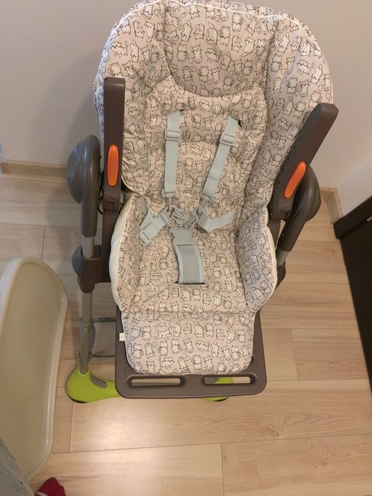 Scaun de masa bebe