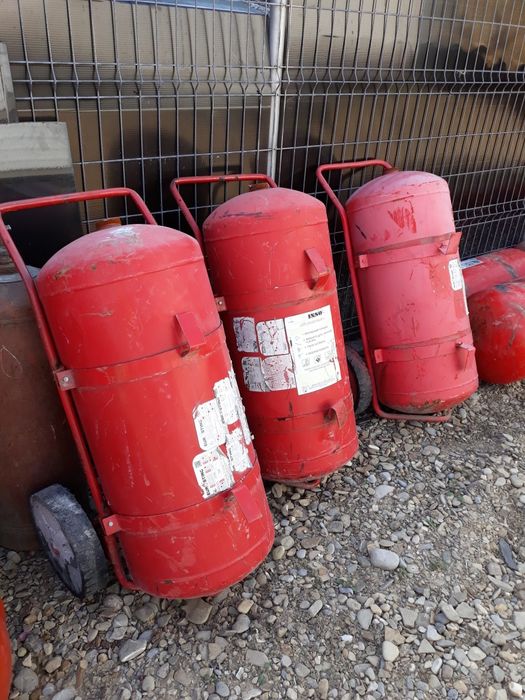 Butelii ideale de compresor de 100 litrii preț.320 lei.