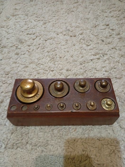 Vând greutăți pentru cantar de bucătărie vechi