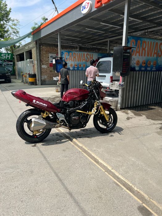 Suzuki gsx f600 sotiladi