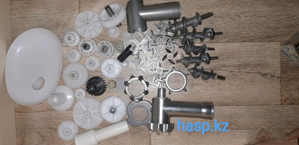 Запчасти для мясорубки шестерни,ножи,шнеки,втулки,гайки,сетки,корпуса