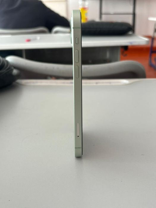 Айфон 12.      ,.