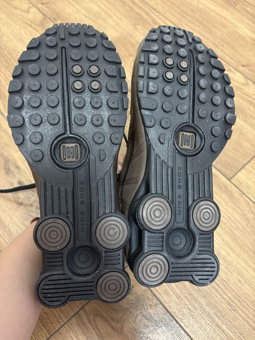 Дамски маратонки Nike Shox R4