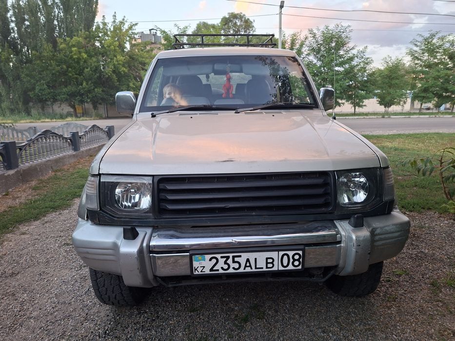 Продаю Mitsubishi Pajero