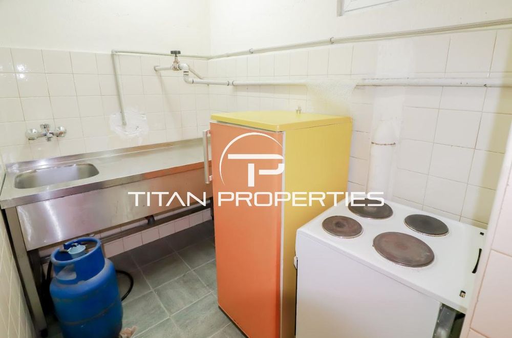 Дава се под наем Къща в с. Приселци, Област Варна - 550 кв.м за 450 € - Снимка #14