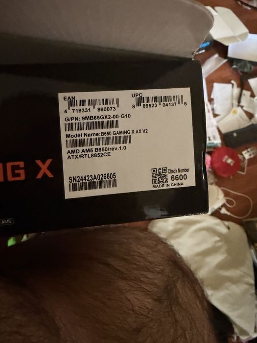 Placa de baza B650 ax V2 si procesor ryzen 5 9600x