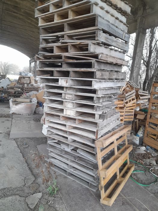 Разпродажба на нестандартни стари палети и гредички за огрев