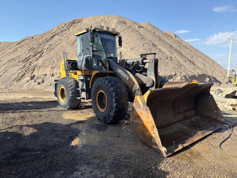 фронтальный погрузчик LW550FN